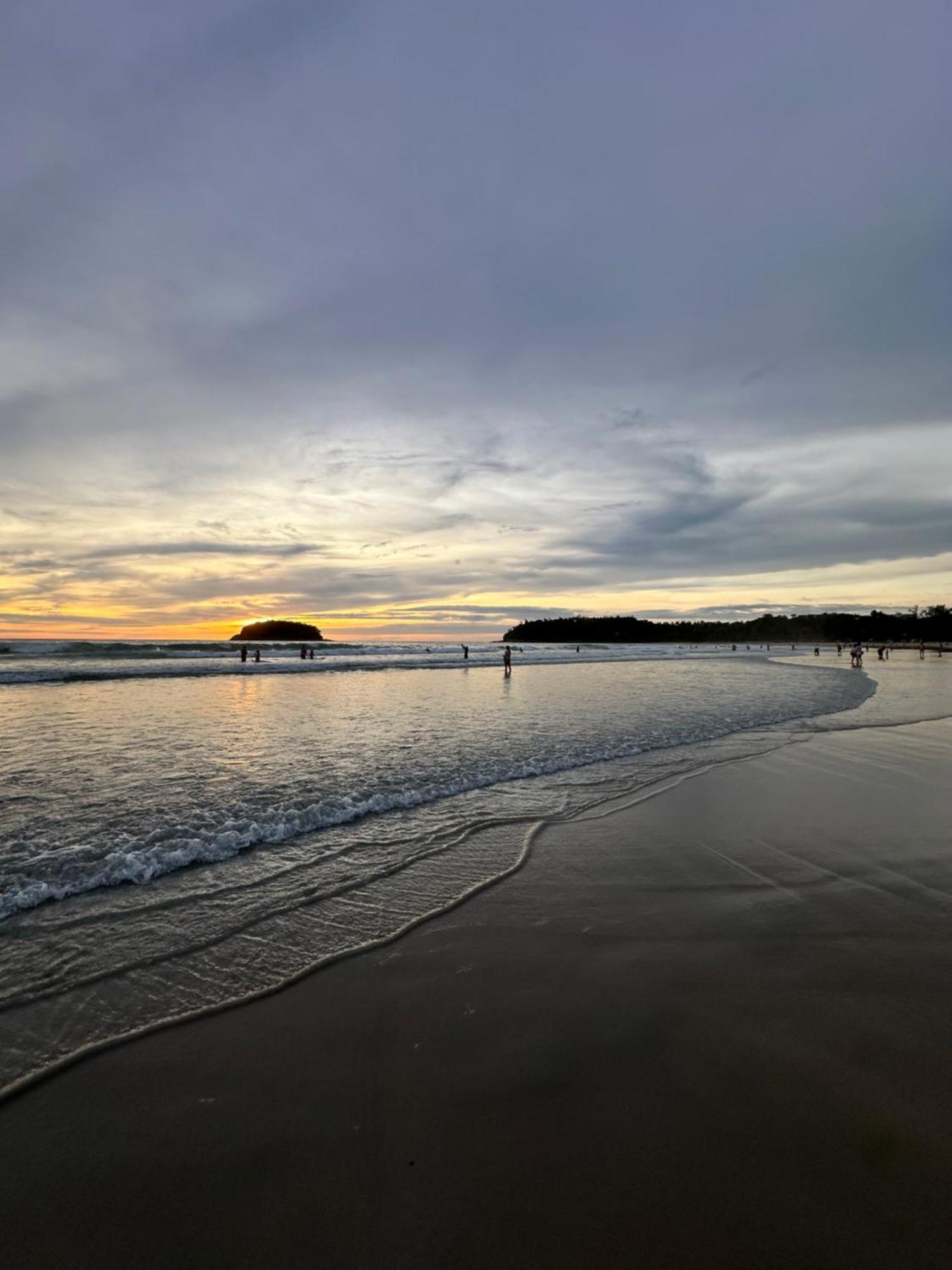 Bt Hotel Kata Beach Buitenkant foto